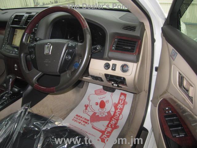 TOYOTA CROWN 2008 Image 8