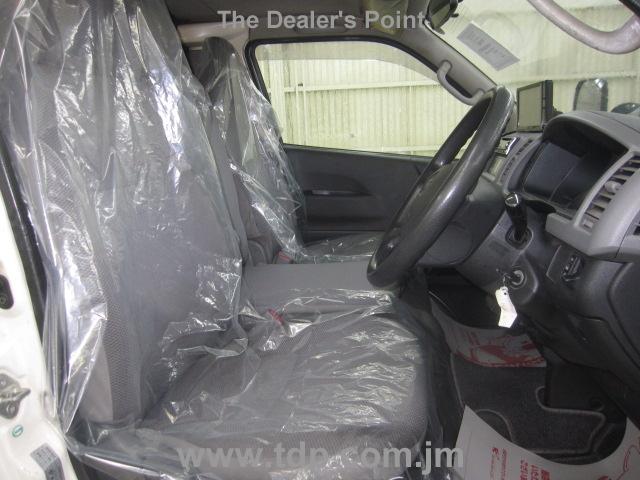 TOYOTA HIACE 2007 Image 6