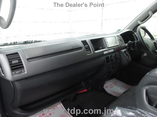 TOYOTA HIACE WAGON 2010 Image 11