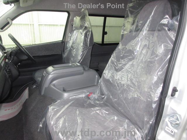 TOYOTA HIACE WAGON 2010 Image 8