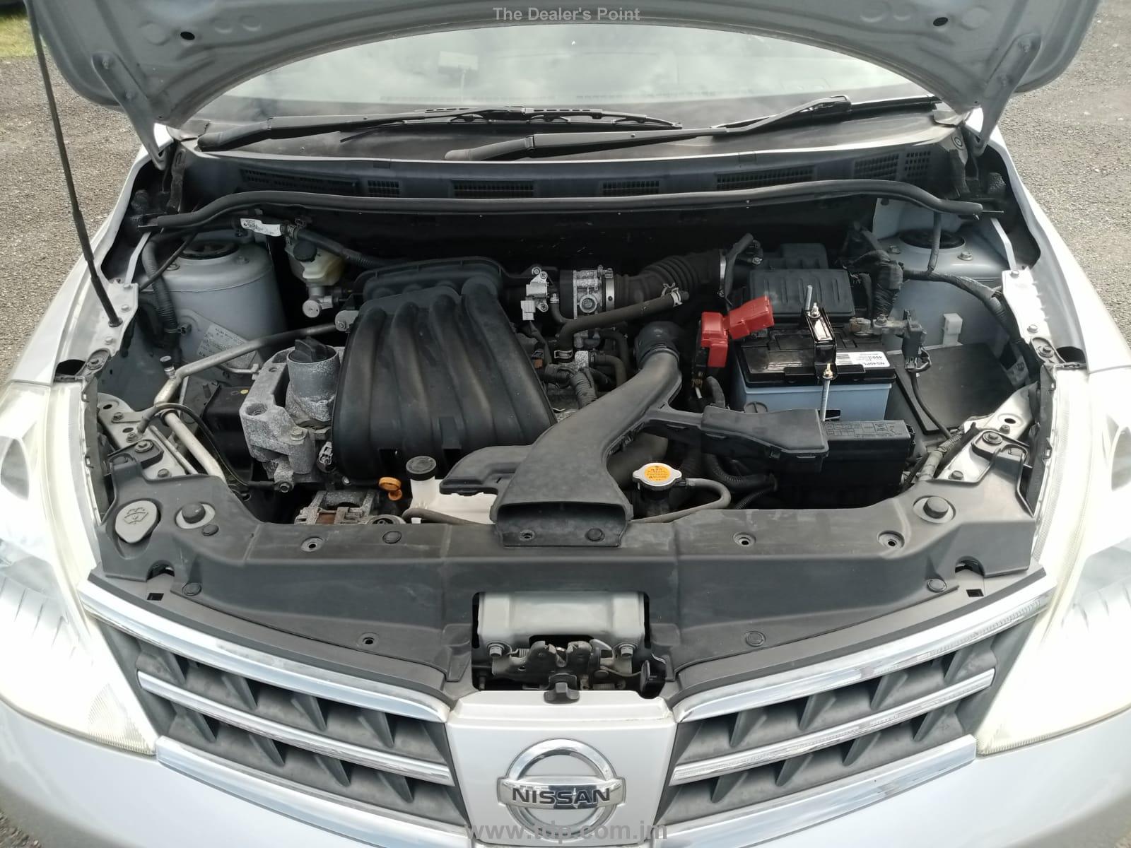 NISSAN TIIDA 2011 Image 35