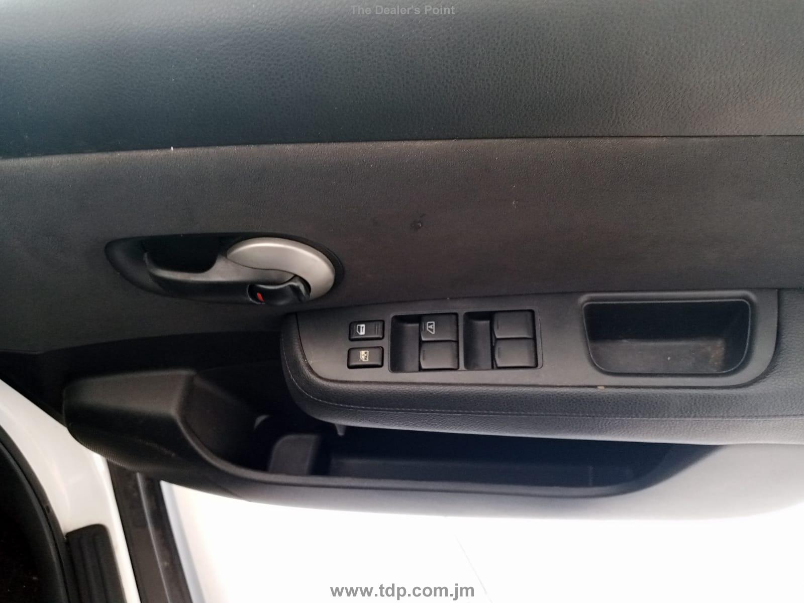 NISSAN TIIDA LATIO 2012 Image 21