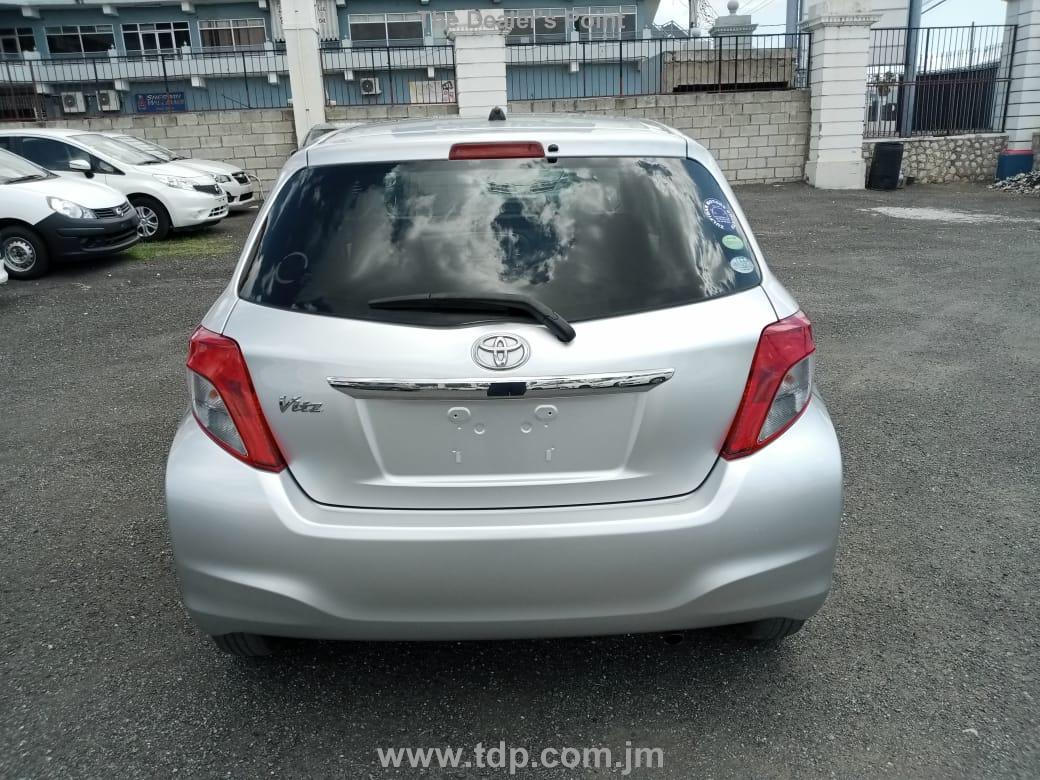 TOYOTA VITZ 2012 Image 24