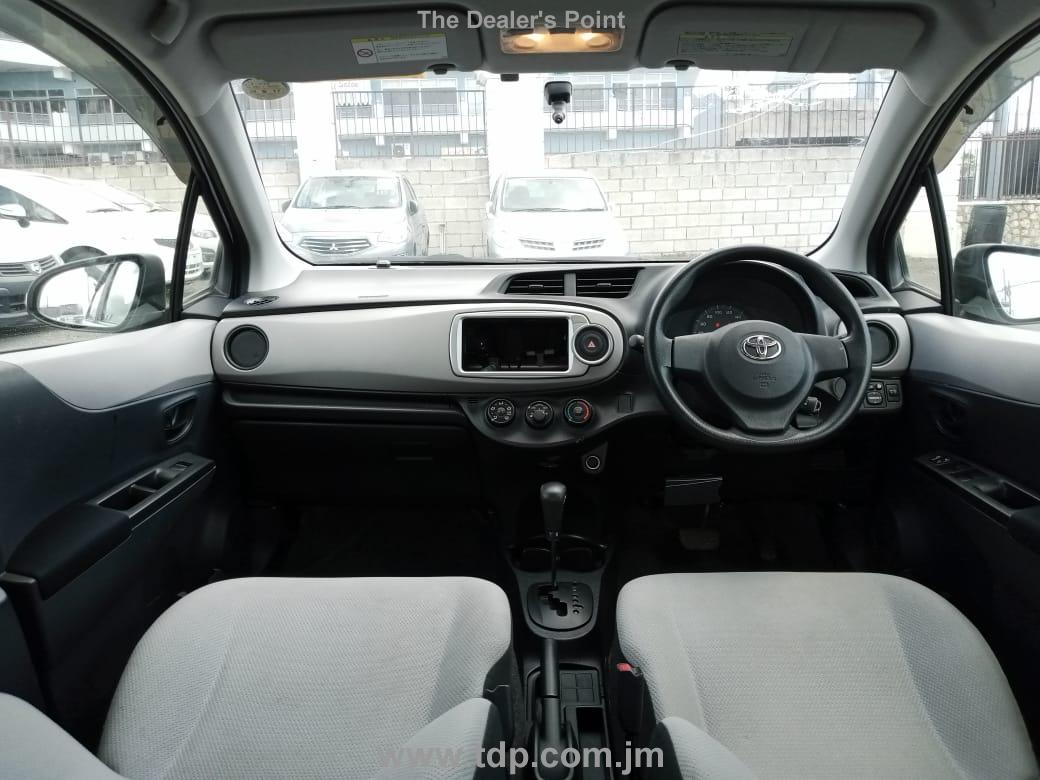 TOYOTA VITZ 2012 Image 26