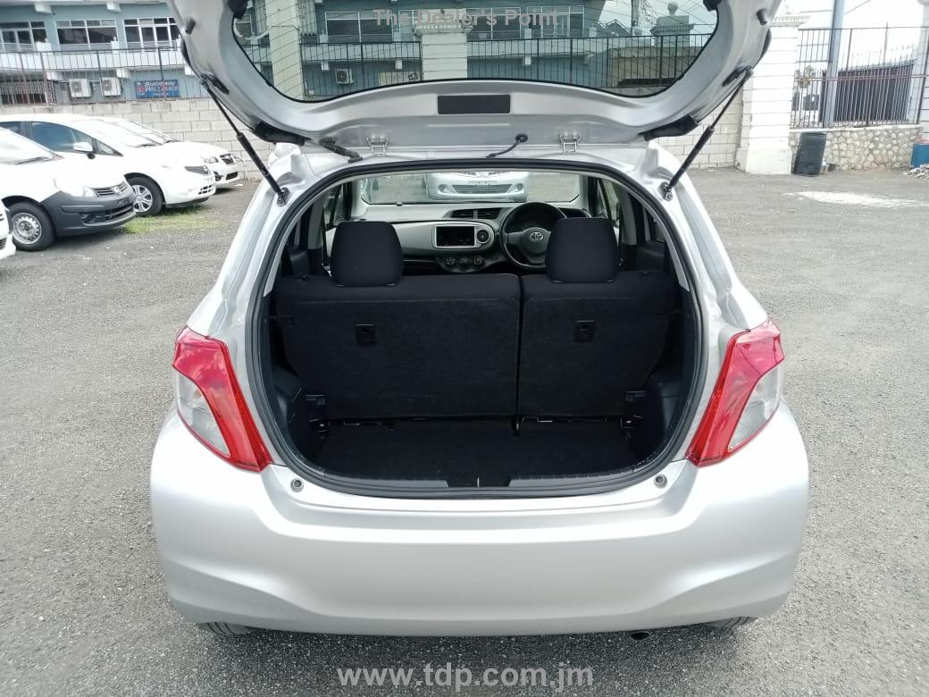 TOYOTA VITZ 2012 Image 29