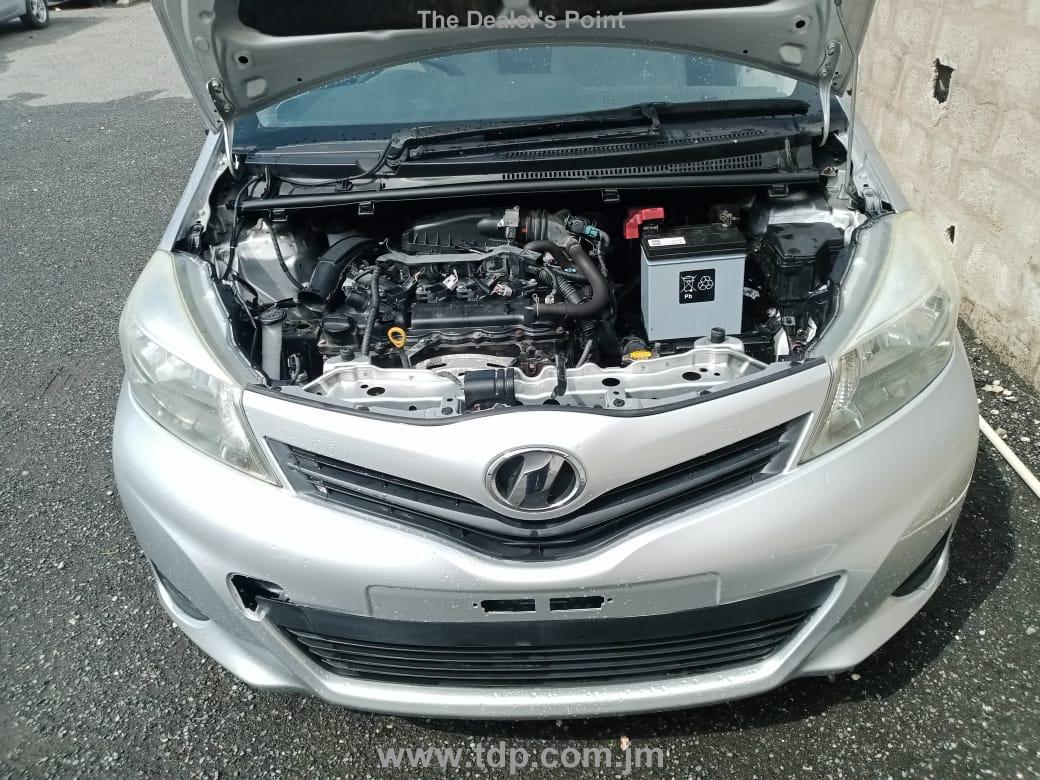 TOYOTA VITZ 2012 Image 37