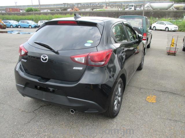 MAZDA DEMIO 2017 Image 4