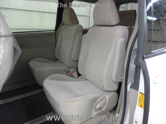 TOYOTA NOAH 2012 Image 12