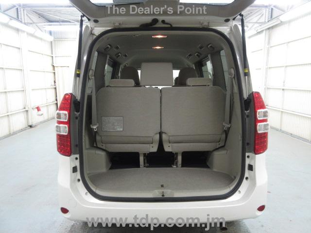 TOYOTA NOAH 2012 Image 23