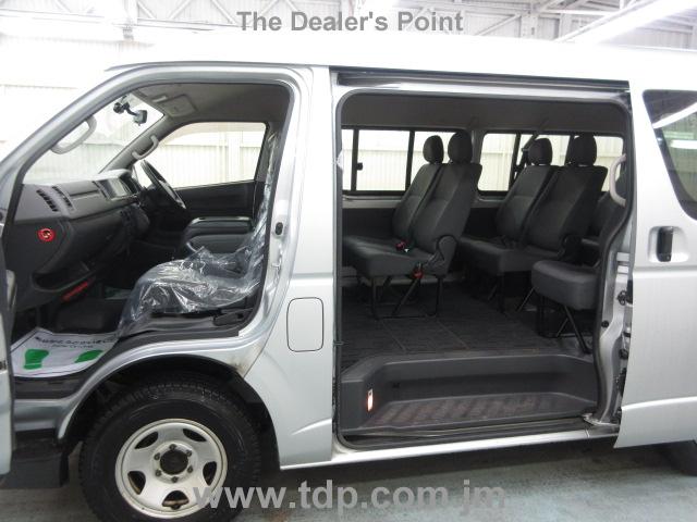 TOYOTA HIACE WAGON 2012 Image 12