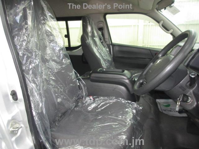 TOYOTA HIACE WAGON 2012 Image 6