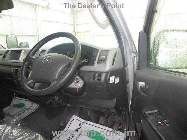 TOYOTA HIACE WAGON 2012 Image 7