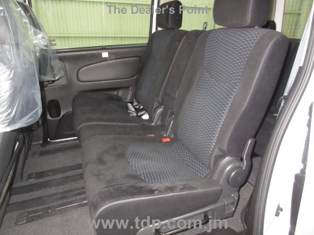 NISSAN SERENA 2012 Image 12