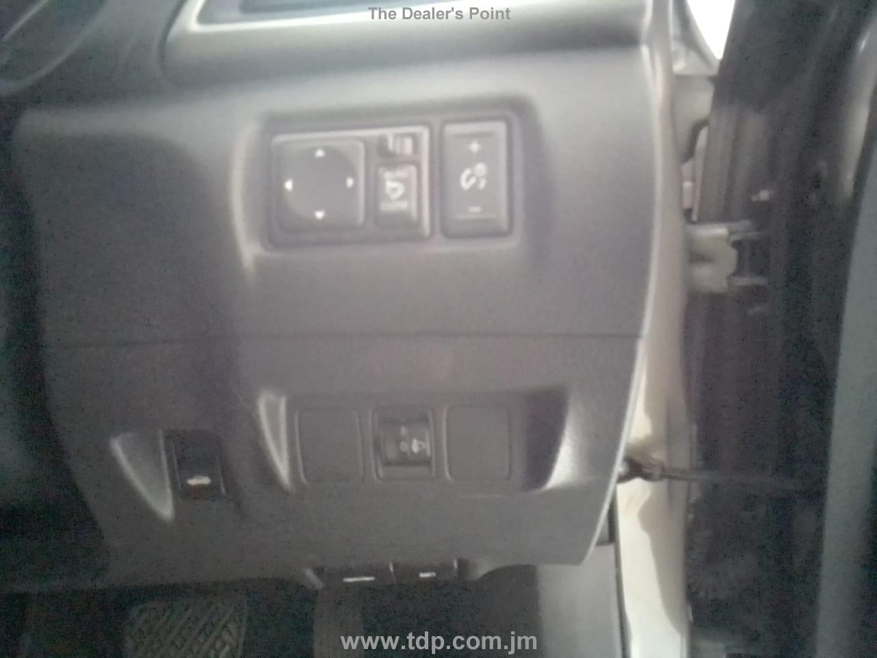 NISSAN SYLPHY 2015 Image 32