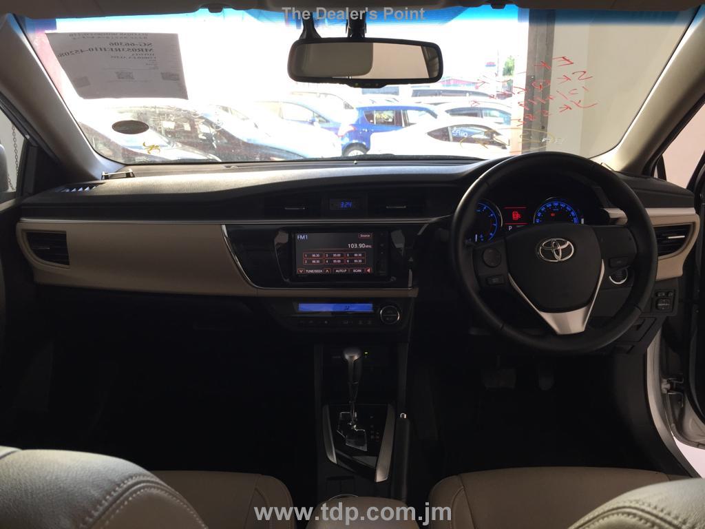 TOYOTA COROLLA ALTIS 2014 Image 8