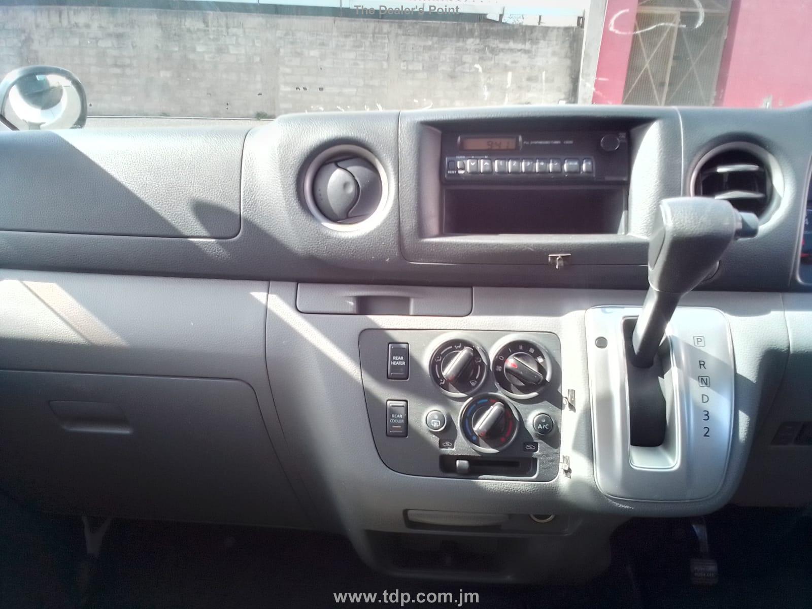 NISSAN NV350 CARAVAN 2014 Image 32