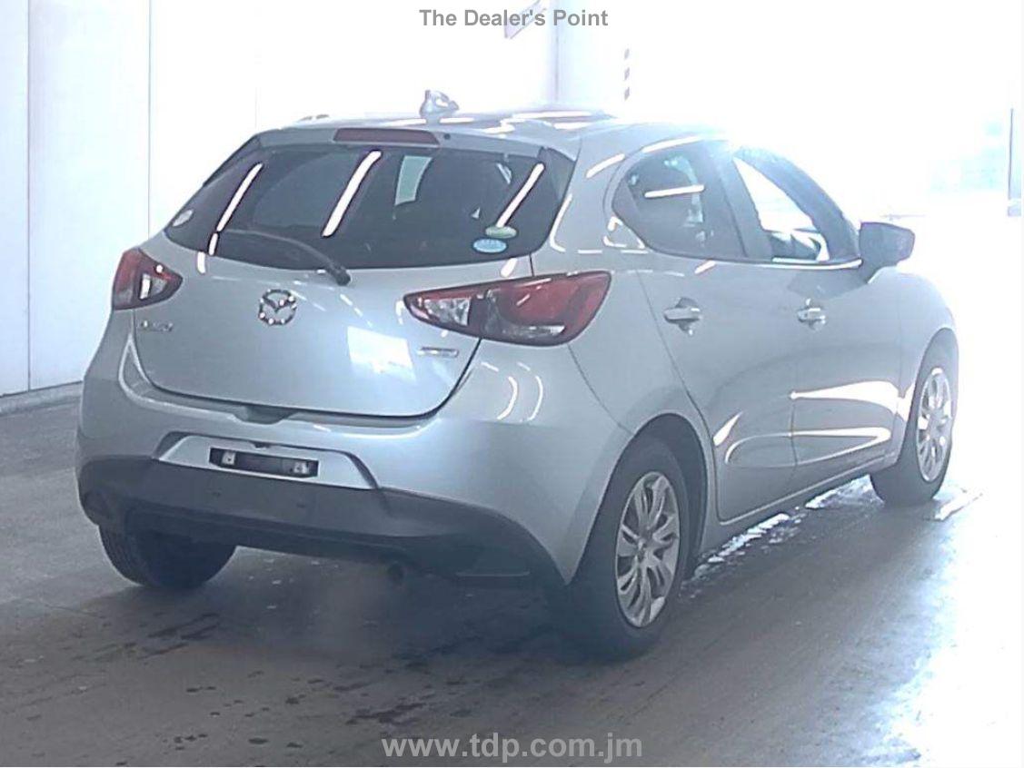 MAZDA DEMIO 2017 Image 5