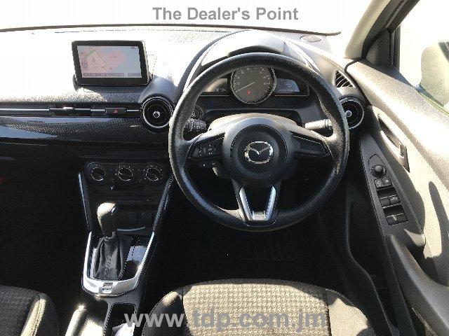 MAZDA DEMIO 2017 Image 8