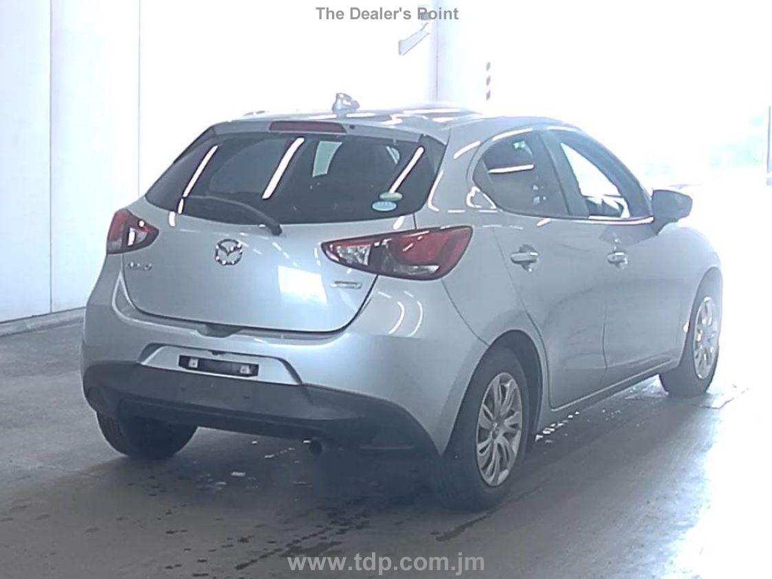 MAZDA DEMIO 2017 Image 5