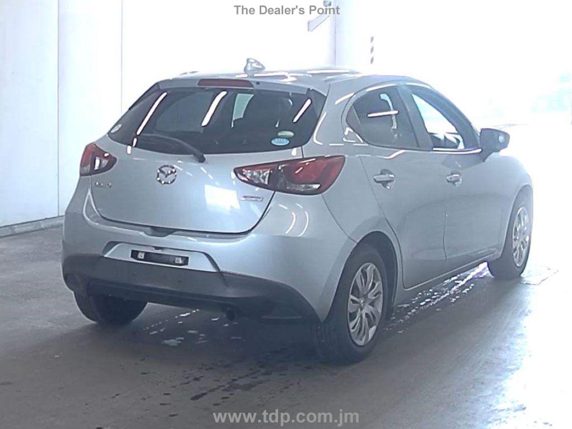 MAZDA DEMIO 2017 Image 5