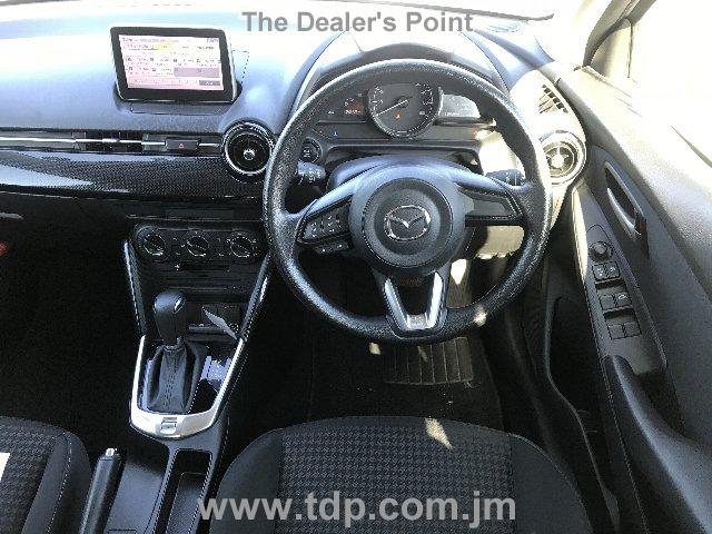 MAZDA DEMIO 2017 Image 8