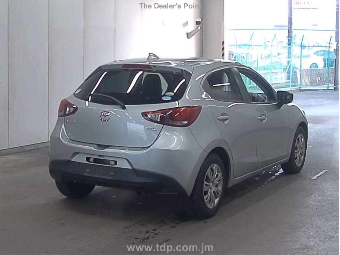 MAZDA DEMIO 2017 Image 5