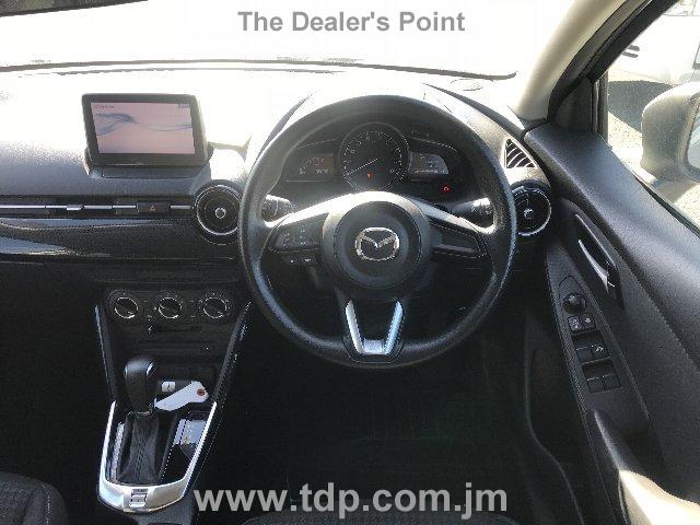 MAZDA DEMIO 2017 Image 7