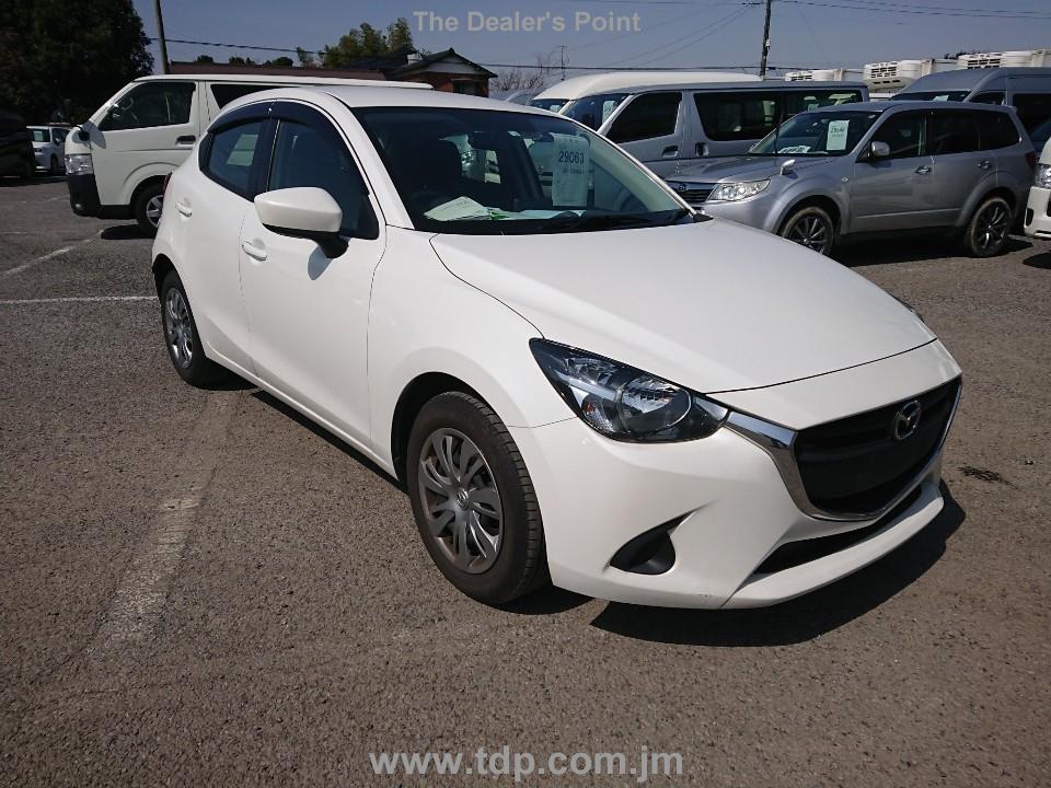 MAZDA DEMIO 2016 Image 6