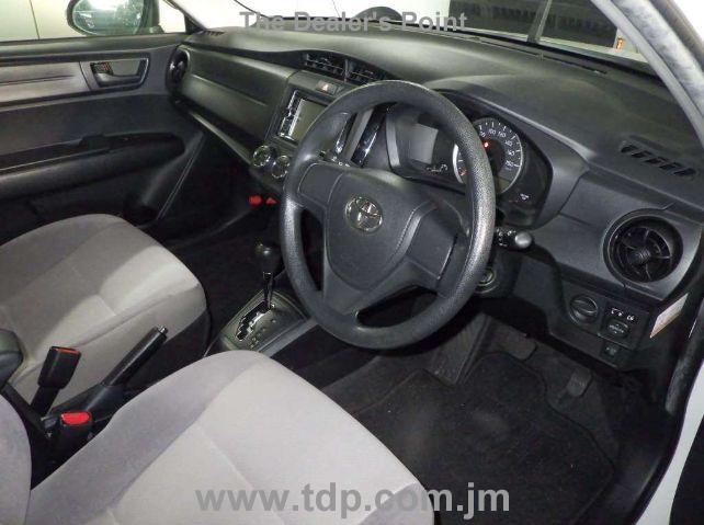 TOYOTA COROLLA AXIO 2016 Image 5