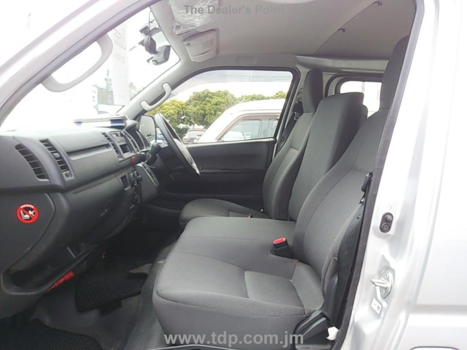 TOYOTA HIACE 2015 Image 19