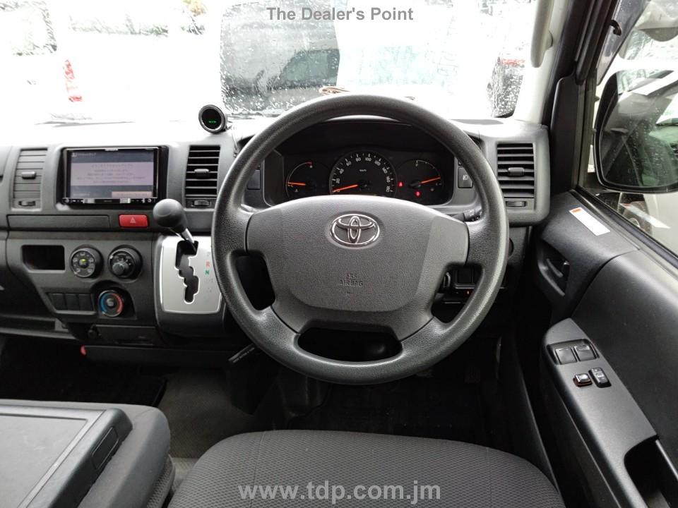 TOYOTA HIACE 2016 Image 7