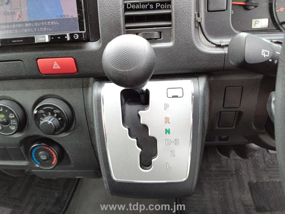 TOYOTA HIACE 2016 Image 9