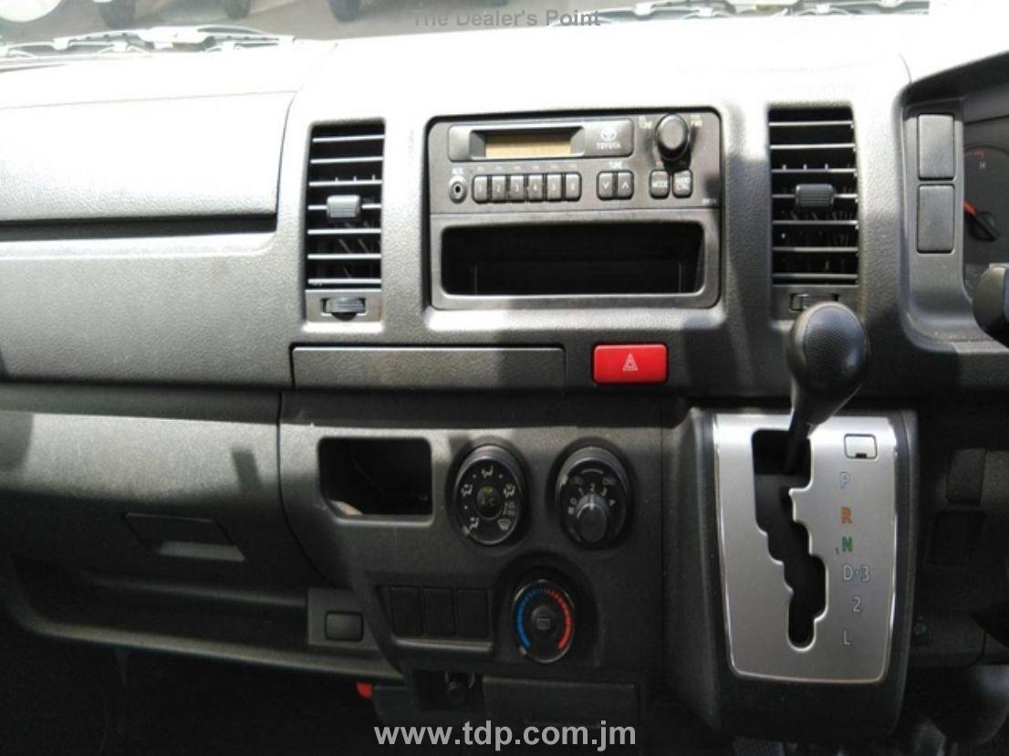 TOYOTA HIACE 2016 Image 21