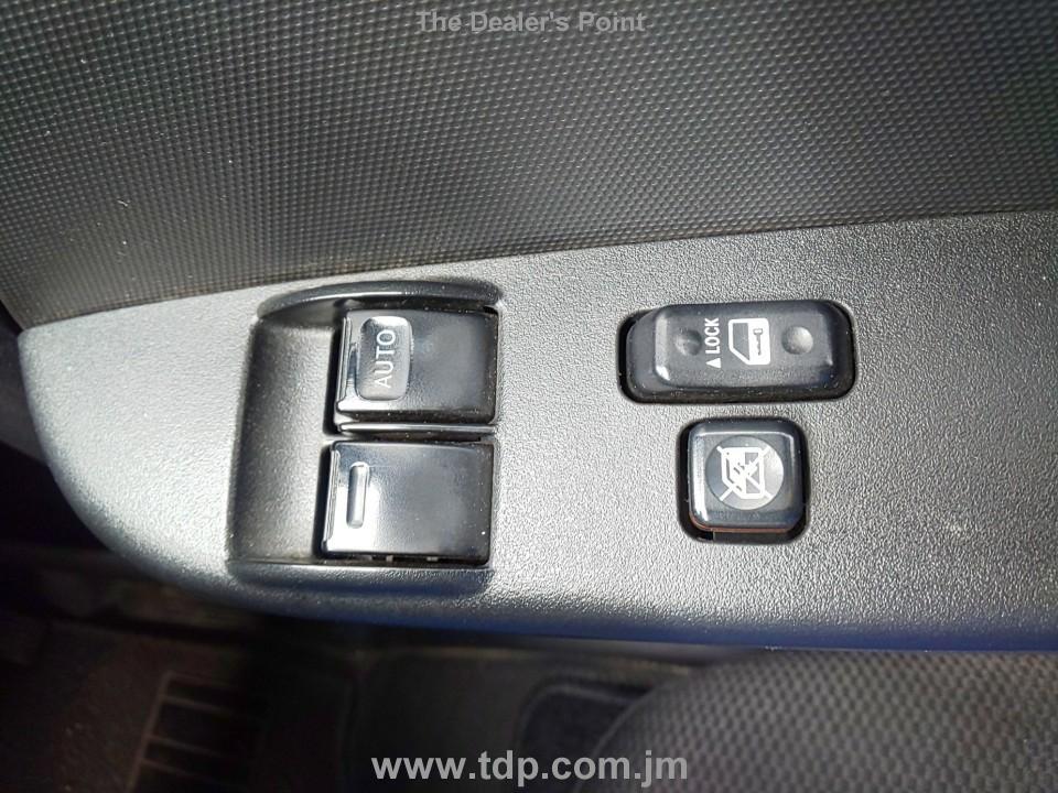 TOYOTA HIACE 2016 Image 11