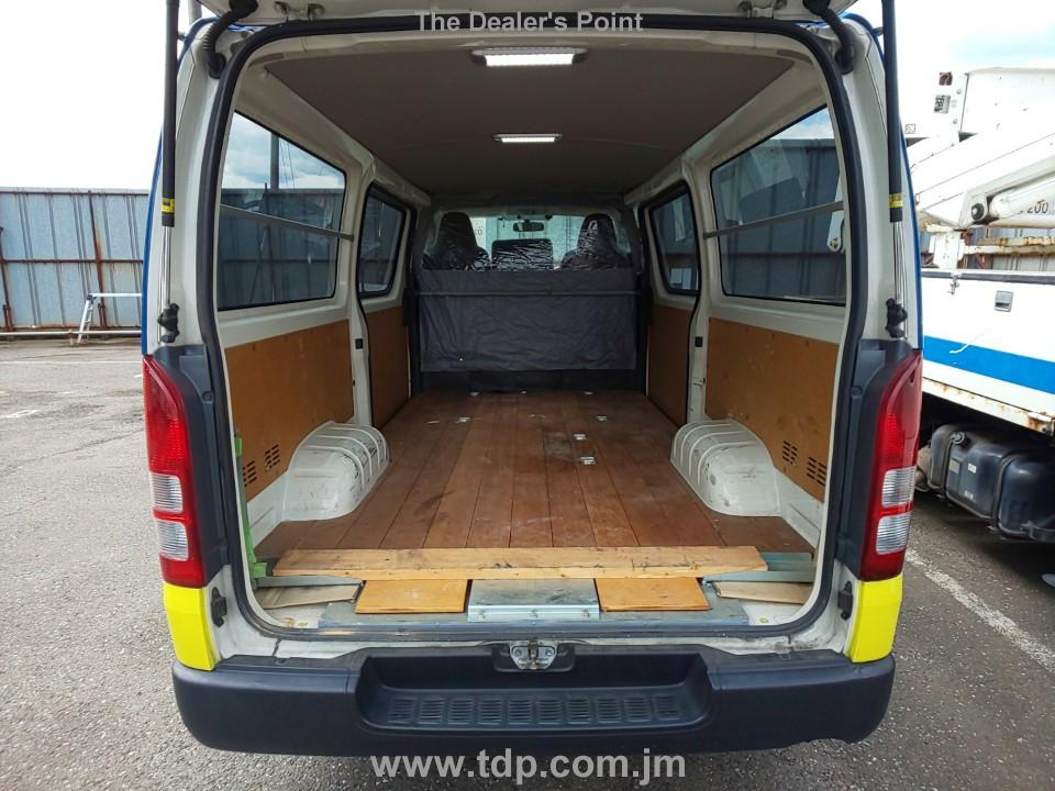 TOYOTA HIACE 2016 Image 6