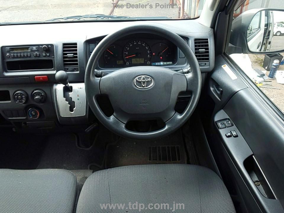TOYOTA HIACE 2016 Image 7