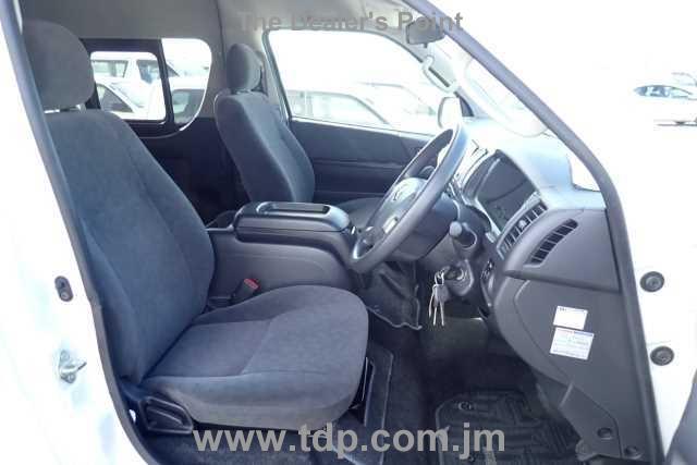 TOYOTA HIACE WAGON 2015 Image 6