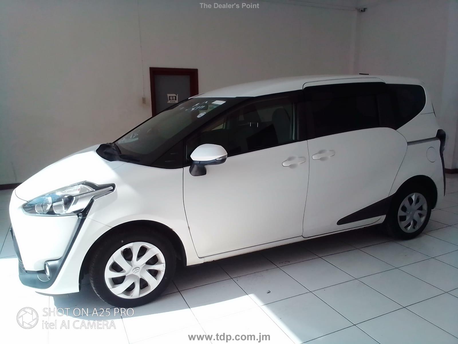 TOYOTA SIENTA 2016 Image 4