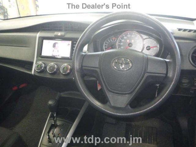 TOYOTA COROLLA FIELDER 2017 Image 6