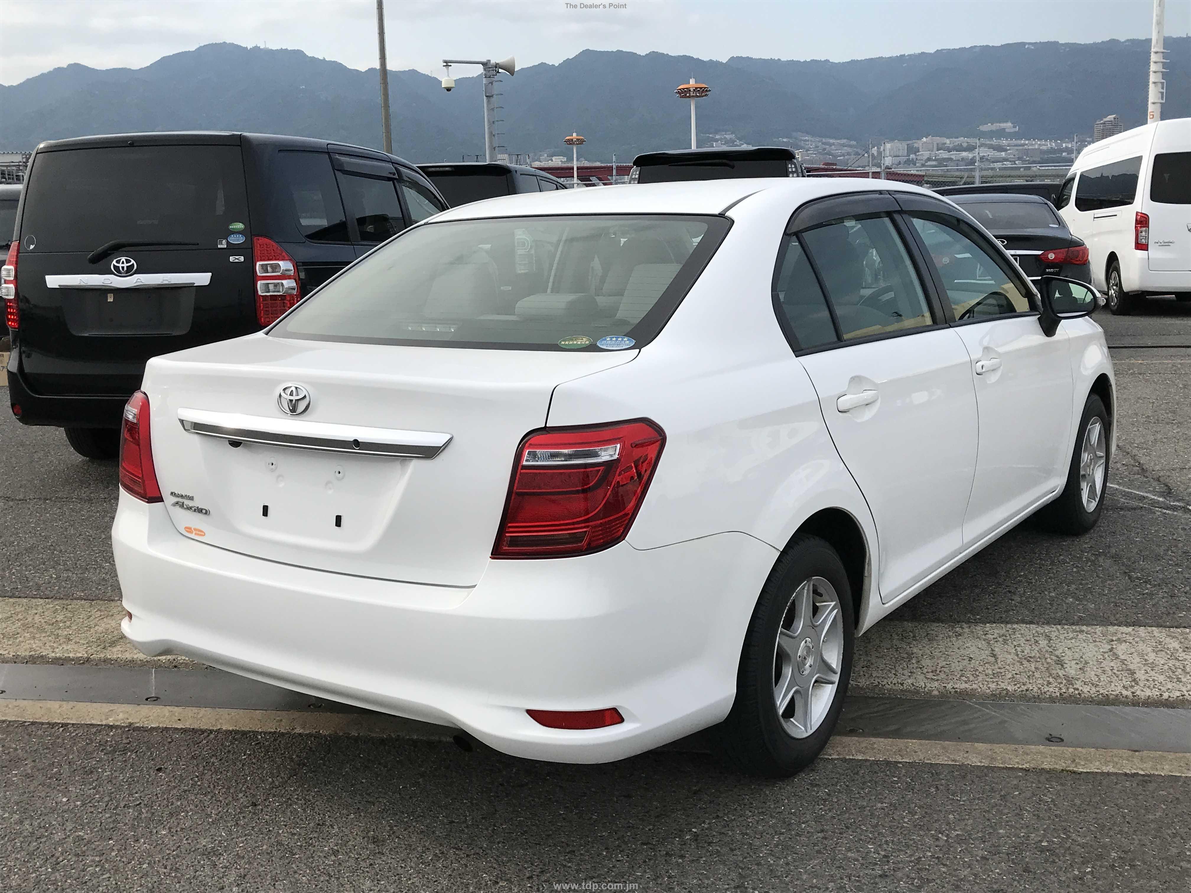 TOYOTA COROLLA AXIO 2017 Image 11