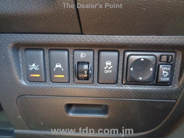 NISSAN NV150 AD 2017 Image 8