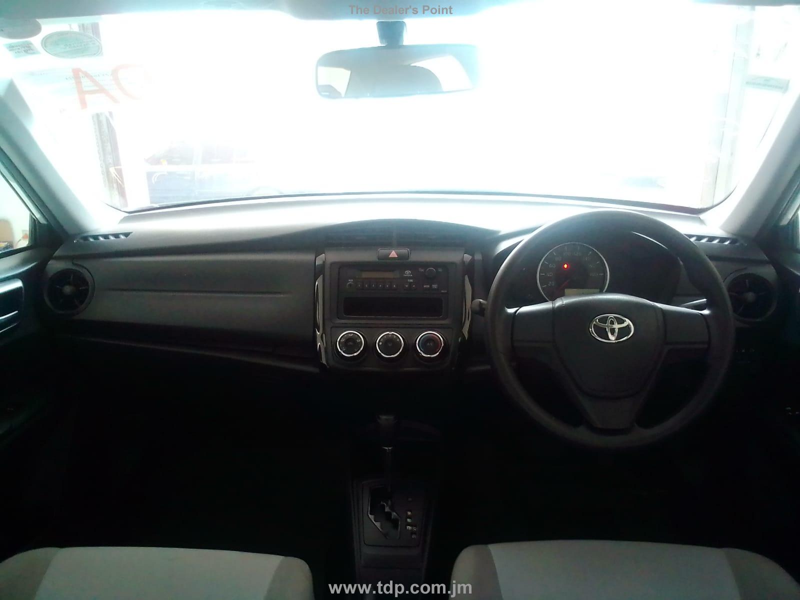 TOYOTA COROLLA AXIO 2017 Image 19