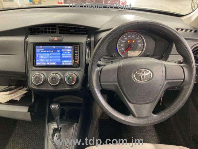 TOYOTA COROLLA AXIO 2017 Image 6