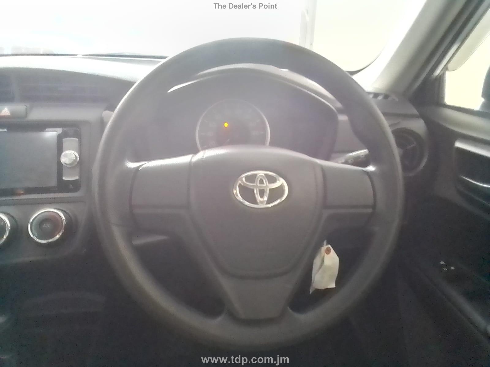 TOYOTA COROLLA AXIO 2017 Image 20