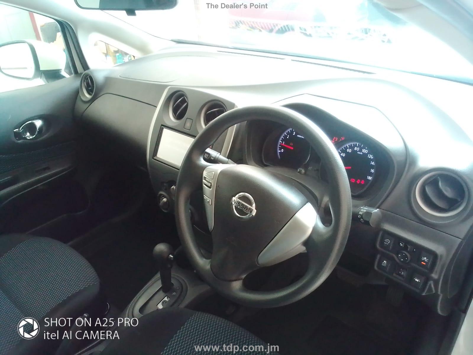 NISSAN NOTE 2016 Image 20