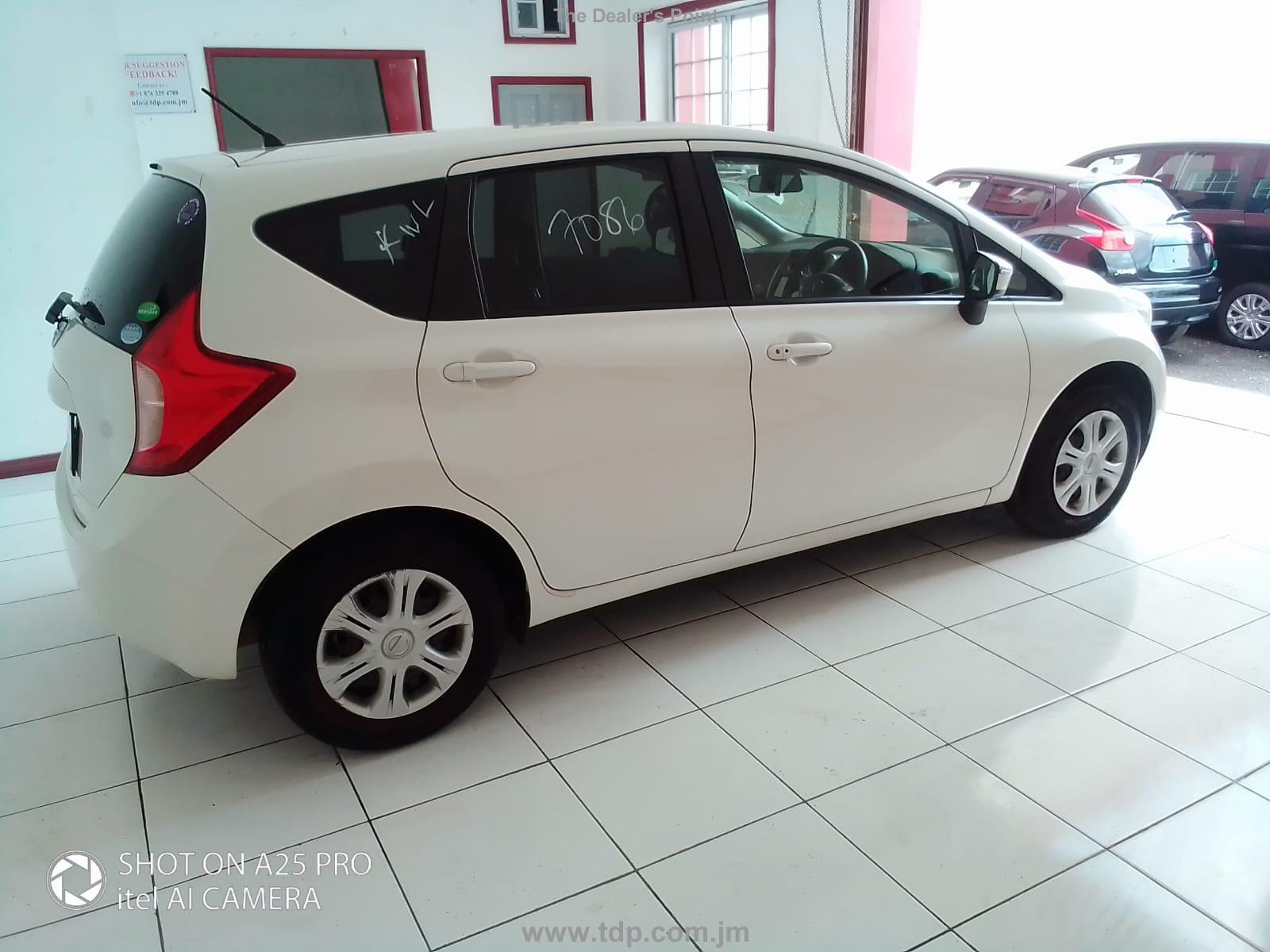 NISSAN NOTE 2016 Image 9