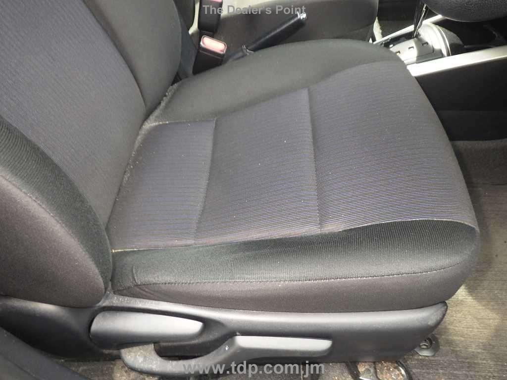 TOYOTA COROLLA FIELDER 2017 Image 8