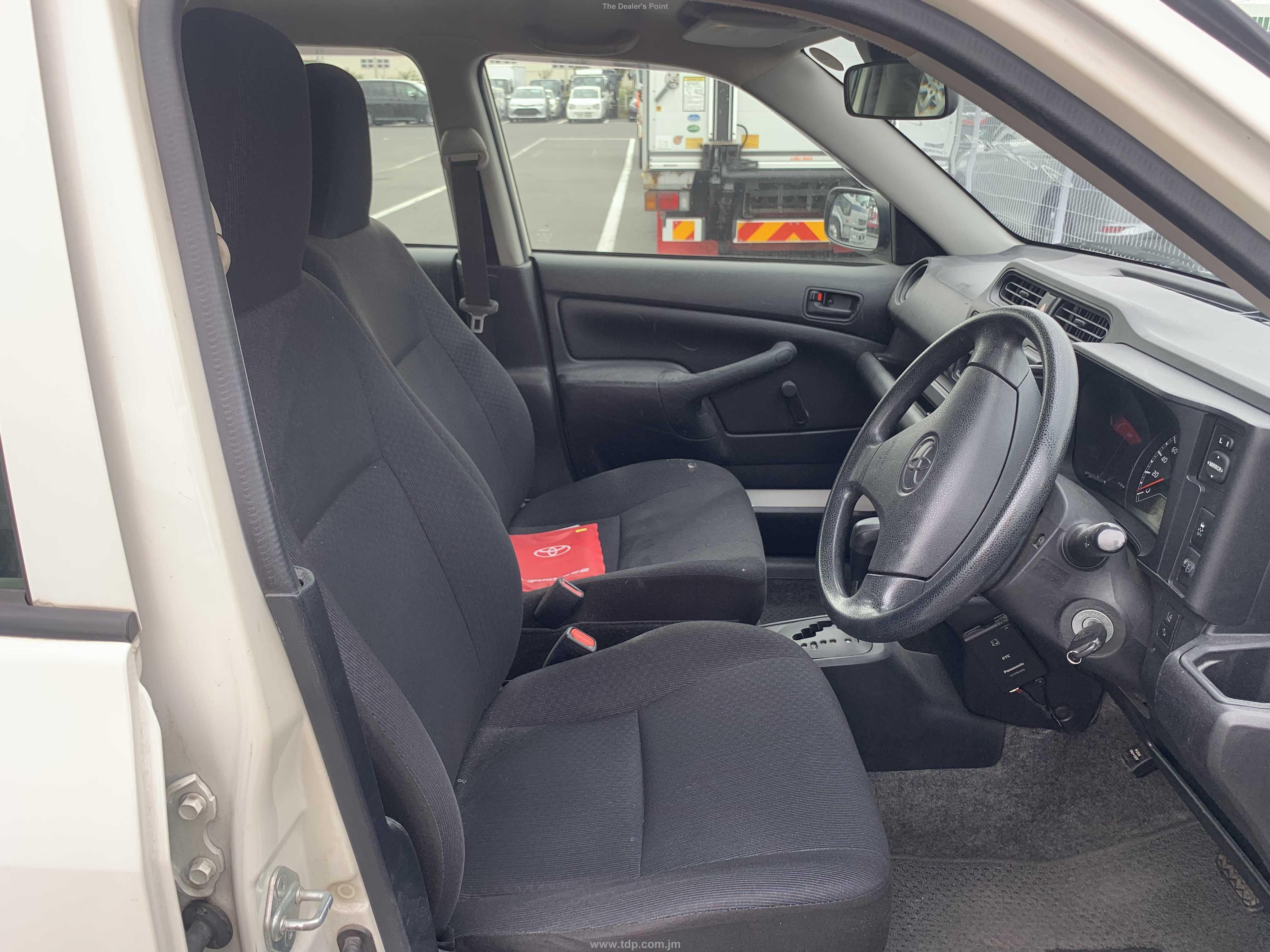 TOYOTA PROBOX 2017 Image 19