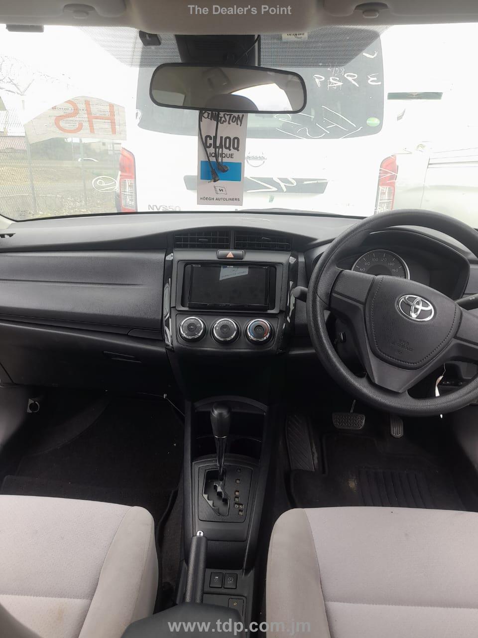 TOYOTA COROLLA AXIO 2017 Image 7