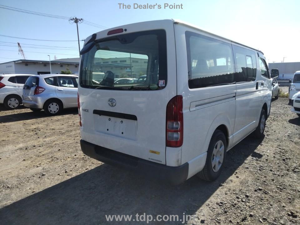 TOYOTA HIACE 2017 Image 2